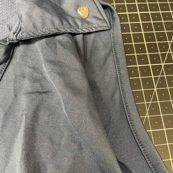 Embroidered Ariat sleeveless mesh top XL - Picture 4 of 5